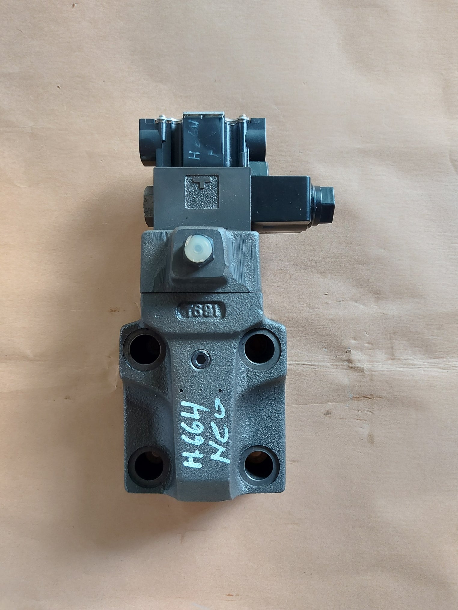 Yuken Kogyo Bsg-10-2B3B-a100-48 Relief Valve Vk317882-9 G1/2 T891