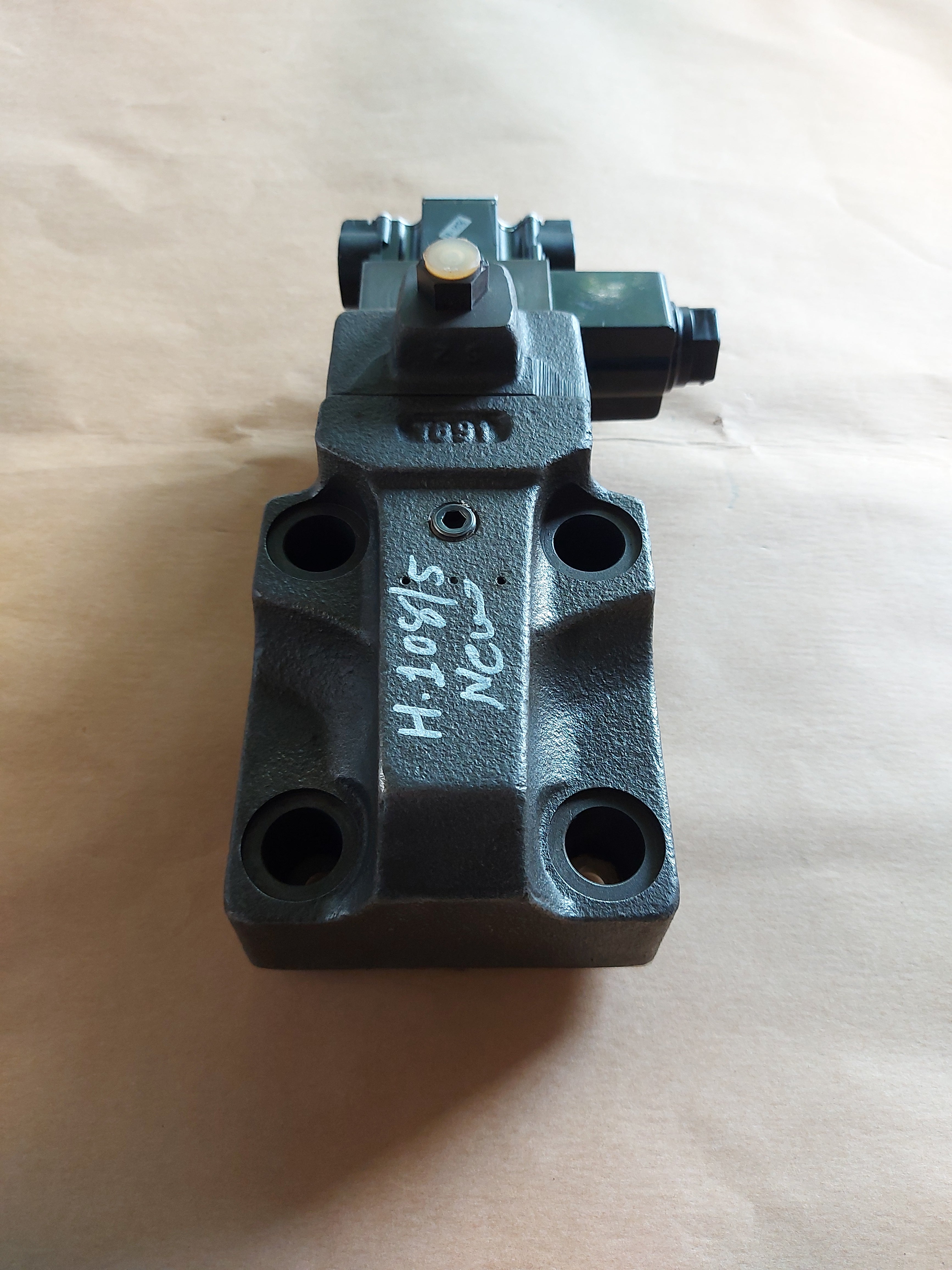 Yuken Kogyo Bsg-10-2B3B-a100-48 Relief Valve Y891 Vk317882-9 G1/2