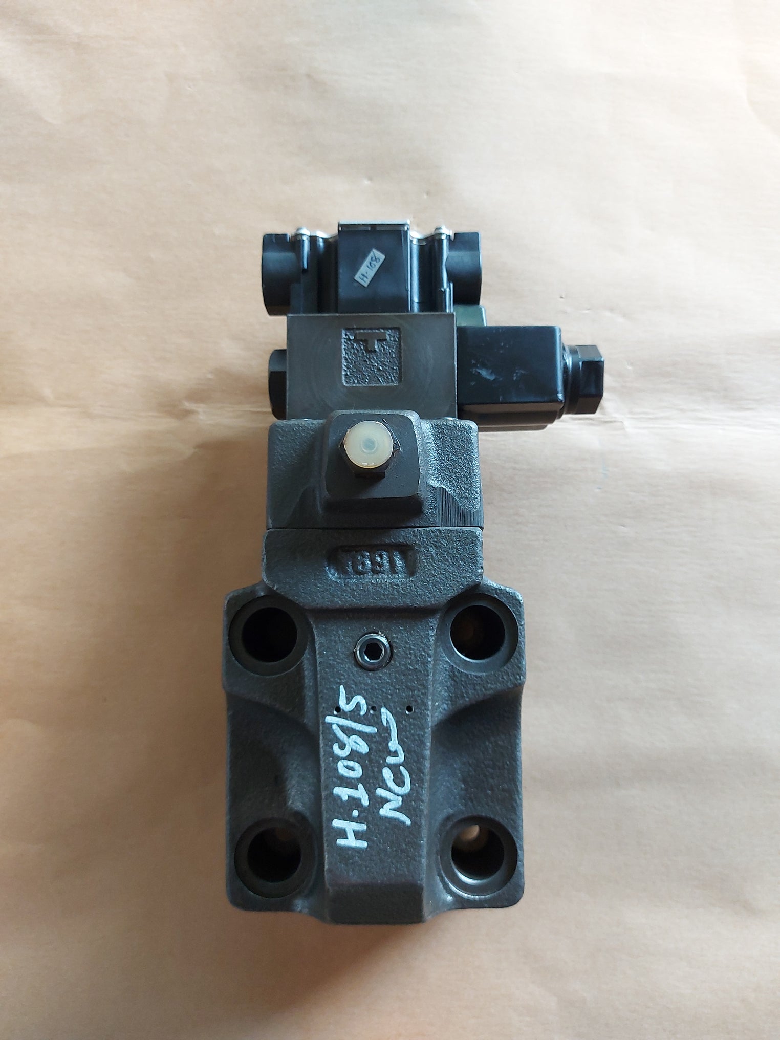 Yuken Kogyo Bsg-10-2B3B-a100-48 Relief Valve Y891 Vk317882-9 G1/2