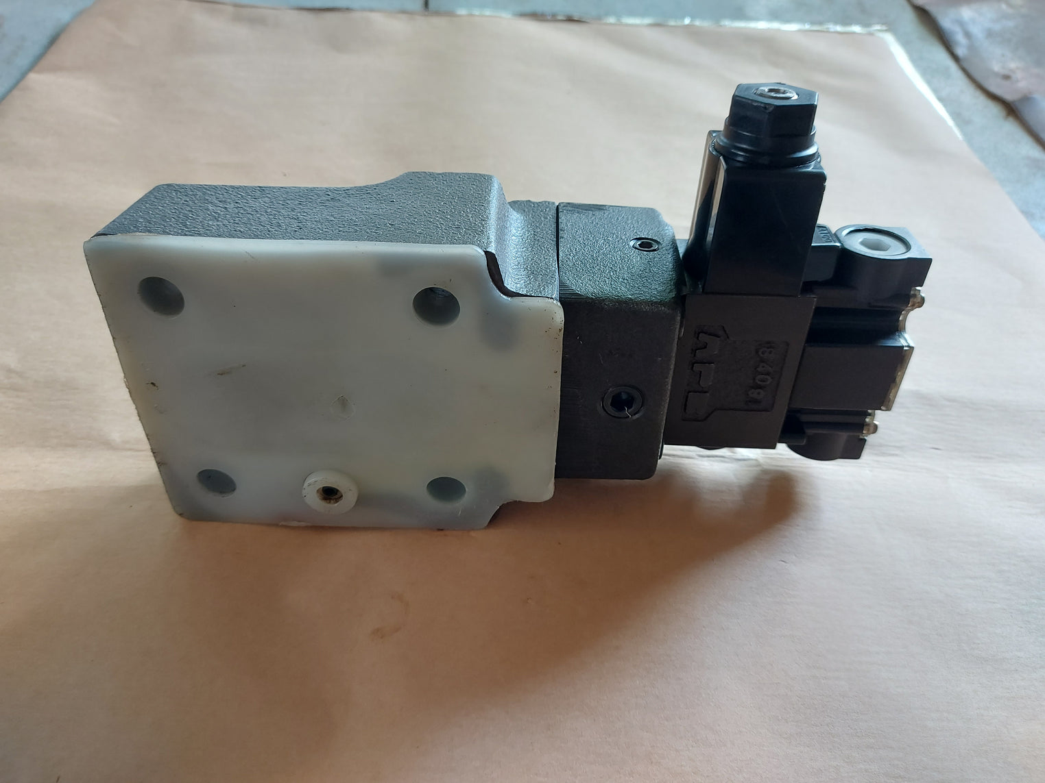 Yuken Kogyo Bsg-10-2B3B-a100-48 Relief Valve Y891 Vk317882-9 G1/2