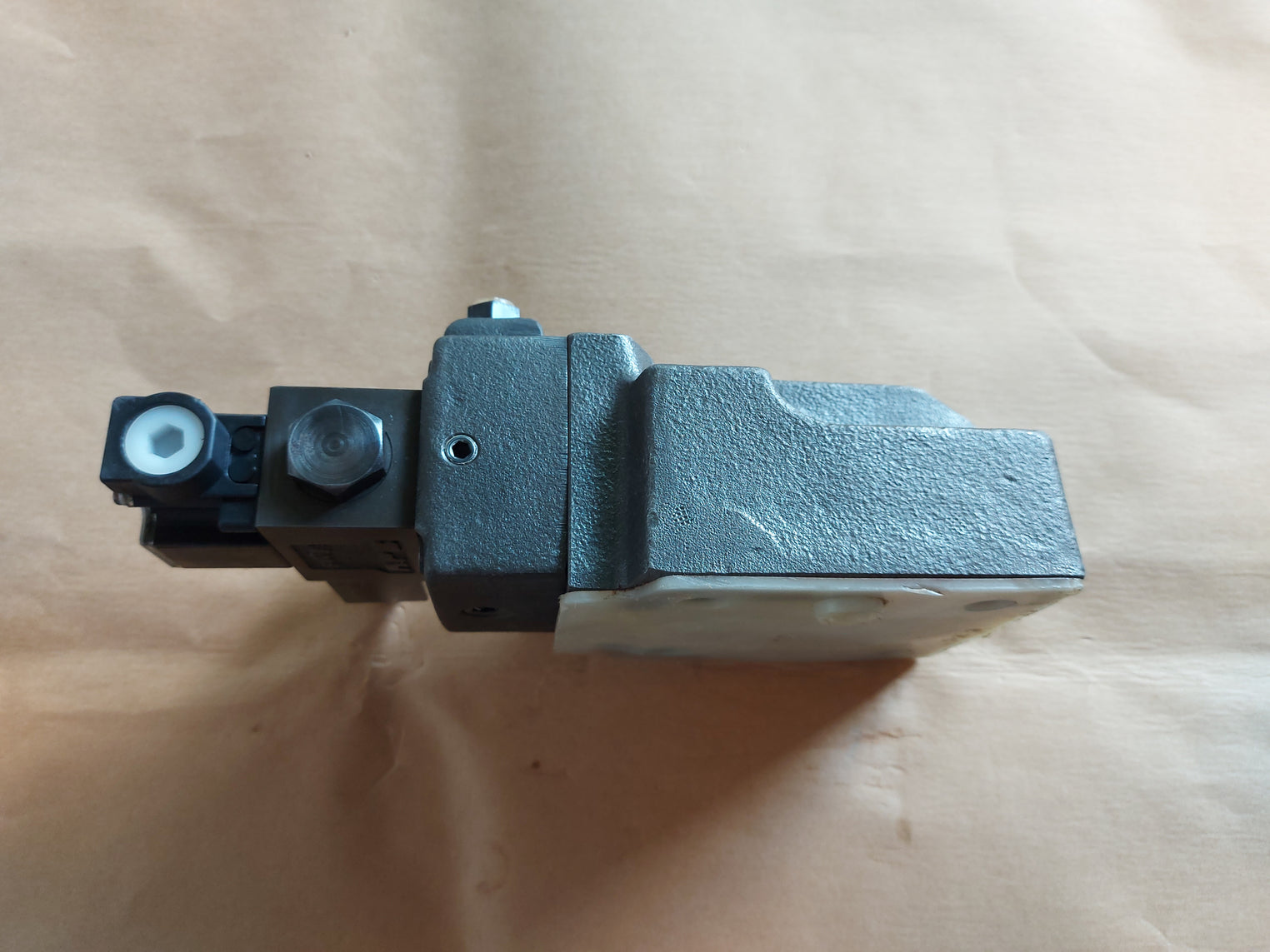 Yuken Kogyo Bsg-10-2B3B-a100-48 Relief Valve Y891 Vk317882-9 G1/2
