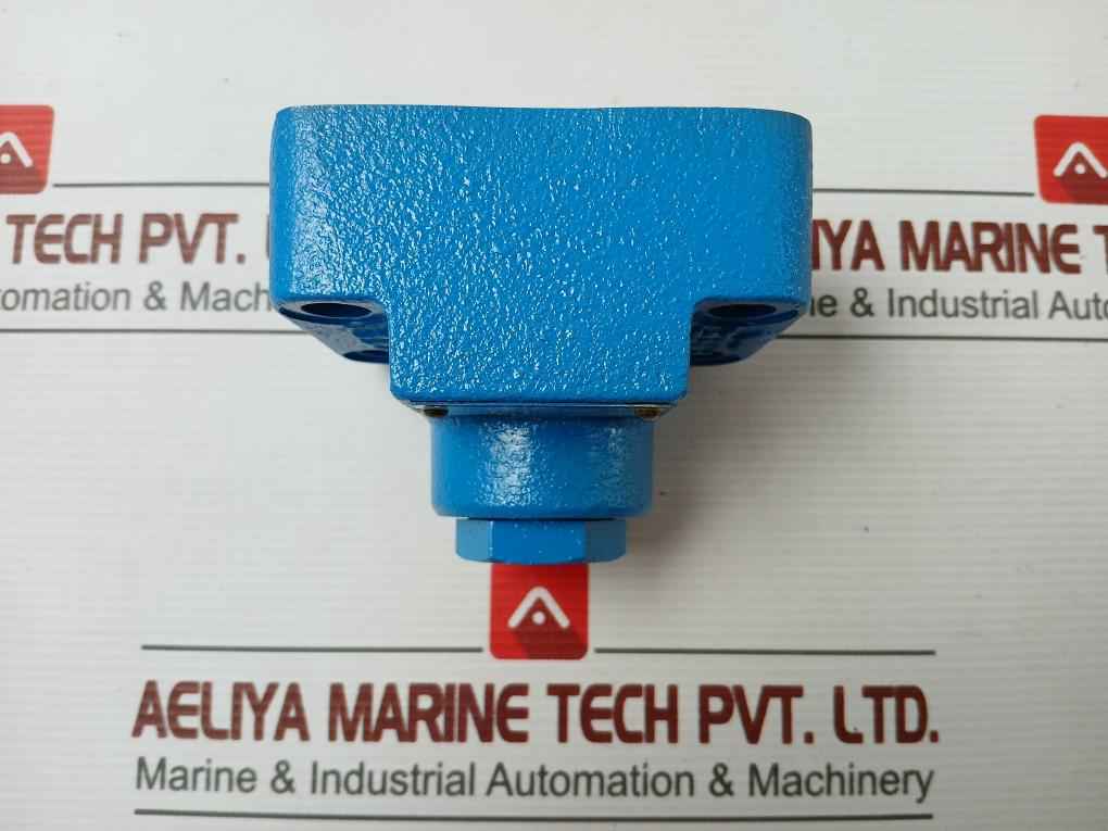 Yuken Right Angle Check Valve Model: Crg-03-04-50