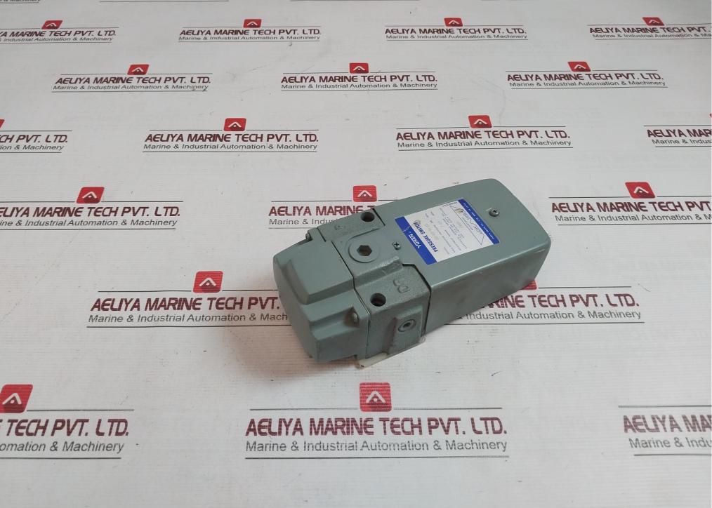 Yuken Sg-02-h-20 Pressure Switch 35Mpa 7-21Mpa 15A 125 Or 250Vac 0.5A 125Vdc