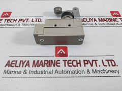 Ze-na2-2-Limit-Switch-1-8Hp-125Vac-1-4Hp-250Vac-Omron-208725-6
