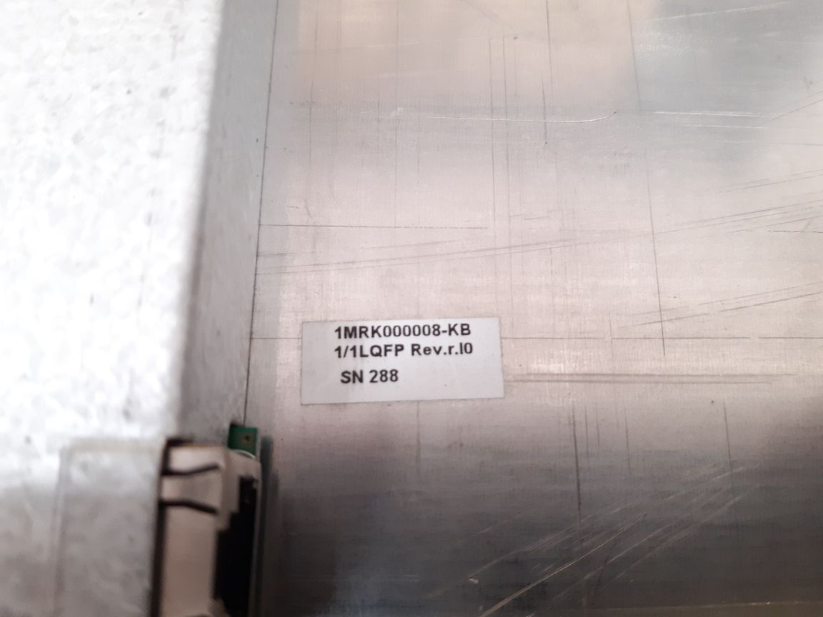 Abb 1MRK000008-KB Display