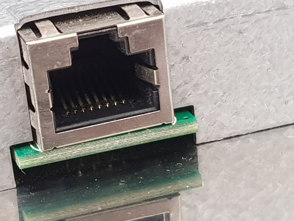 Abb 1Mrk00008 Pb Display 3/4 Small Rev R B0