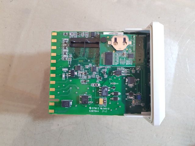 Abb Cm30/0sms0e0/std Controlmaster Controller 100-240v Ac 50/60hz 10w