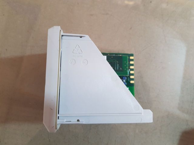 Abb Cm30/0sms0e0/std Controlmaster Controller 100-240v Ac 50/60hz 10w