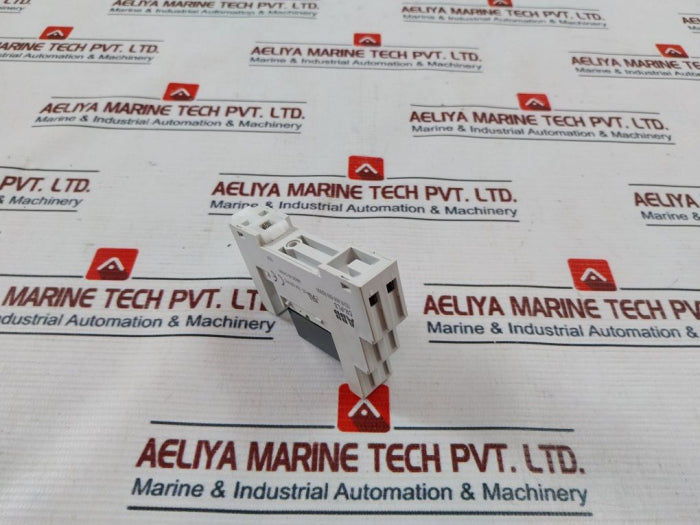 Abb Cr-p024Dc2 Pluggable Interface Relay With Socket Cr-pls 8A 250Vac