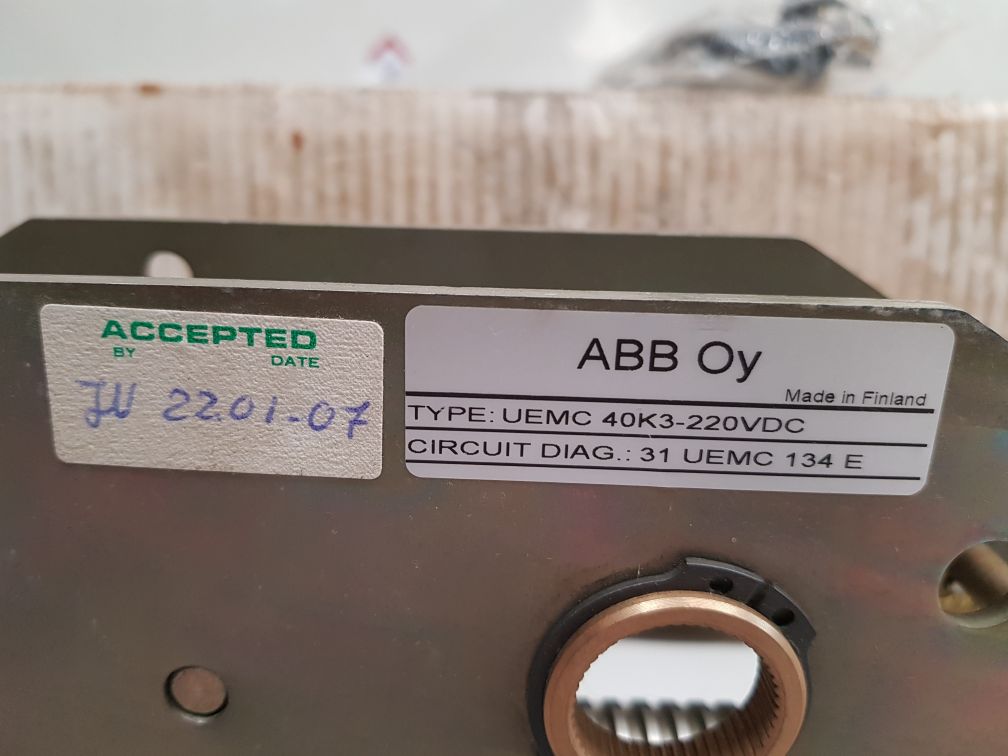 Abb uemc 40k3-220v dc New