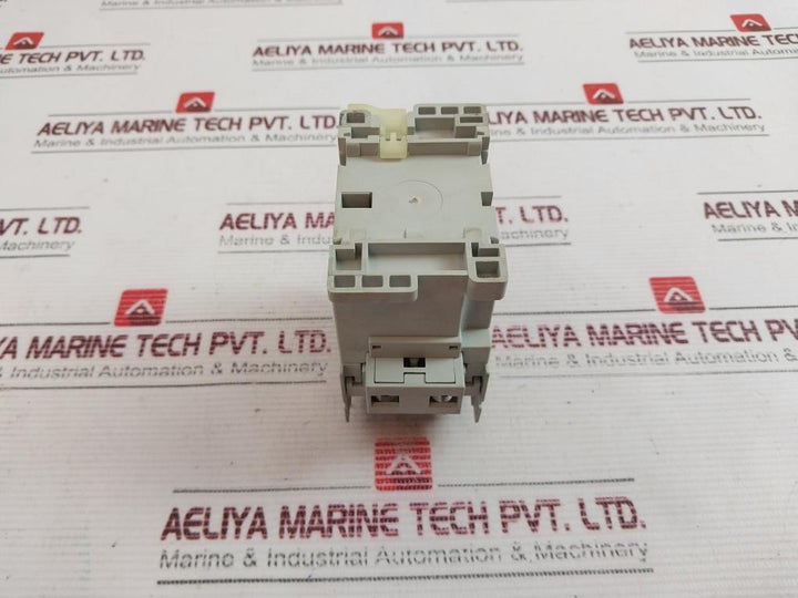 Allen-bradley 100-c23*10 Contactor 3 Main Poles Ser: C