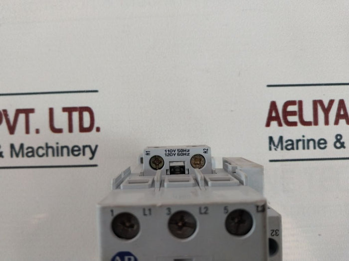 Allen-bradley 100-c30*00 Series C Auxiliary Contact Block 690V 65A