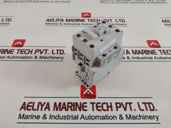 Allen-bradley 100-c30*00 Series C Auxiliary Contact Block 690V 65A