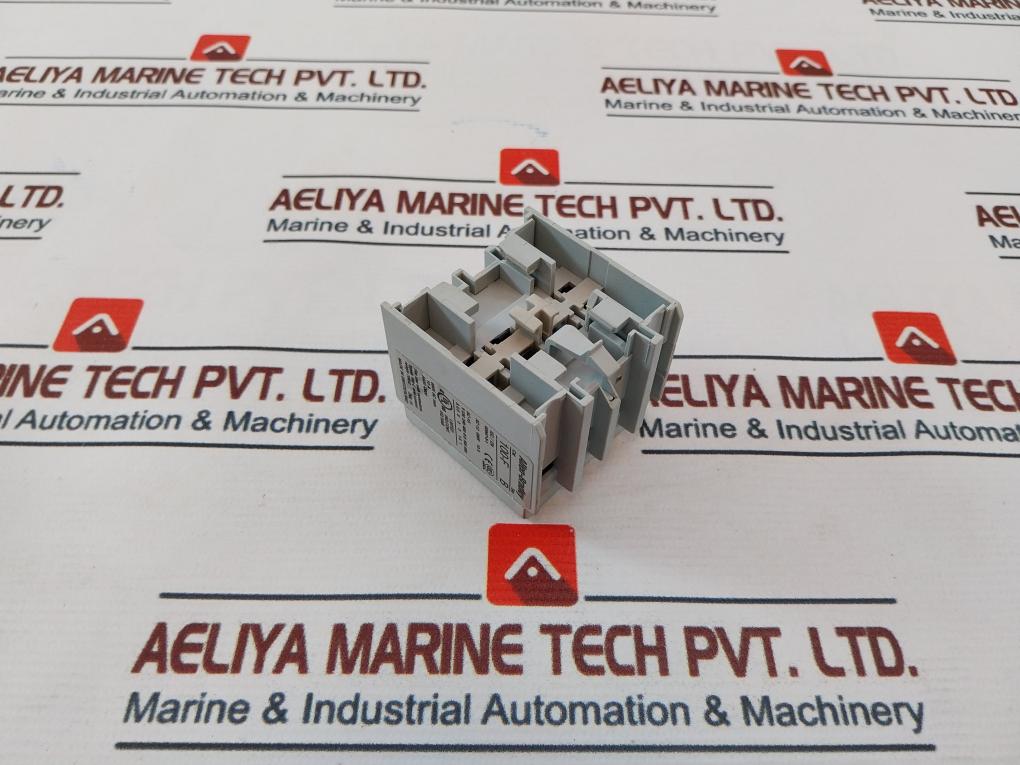 Allen-bradley 100-fa31 Auxiliary Contact Front Mount 600V 10A