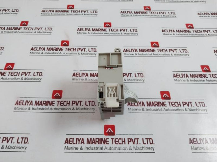 Allen-bradley 1762-ob8 Micrologix 8 Point Digital Output Module 24Vdc