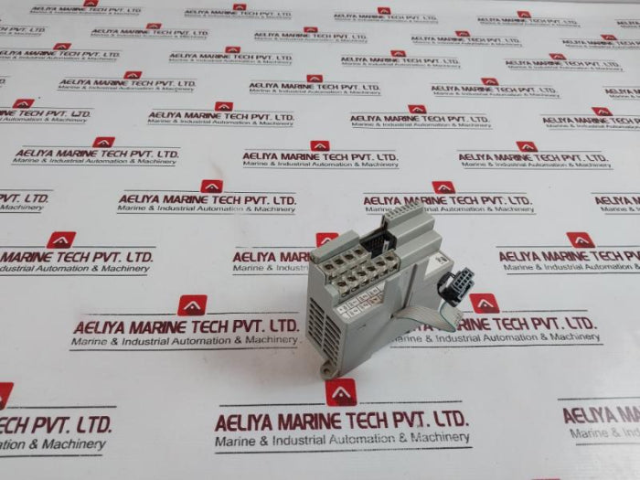 Allen-bradley 1762-ob8 Micrologix 8 Point Digital Output Module 24Vdc