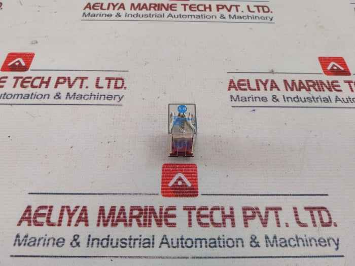 Allen-bradley 700-hc14Z24 Relay And Socket 24 Vdc