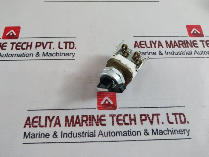 Allen Bradley 800T-h17A Selector Switch 5800578
