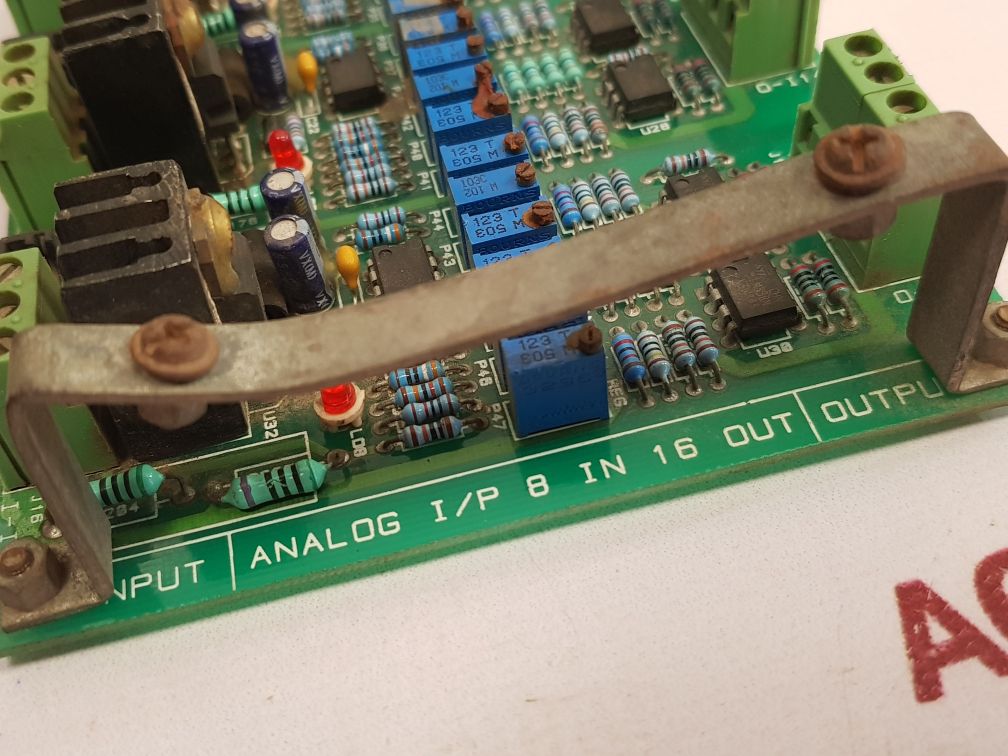 Analog I/P 8 In 16 Out