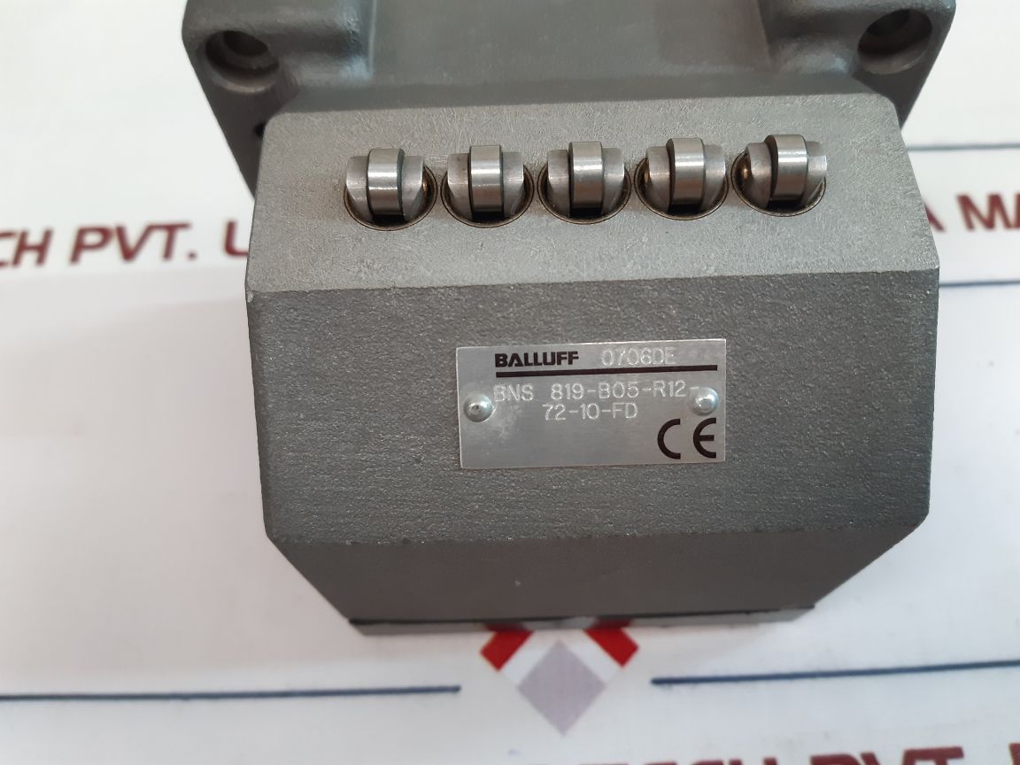 Balluff Bns 819-b05-r12-72-10-fd Limit Switch 240 Vac 6 A