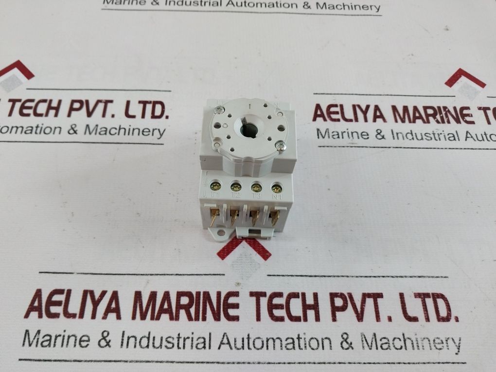 Benedikt & Jager 487 2217-30T Main Switch 600V Ac 32Amps