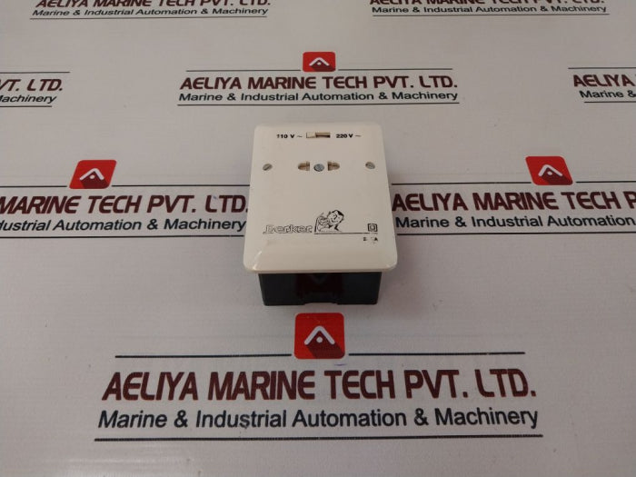 Berker 110/220 Vac Dual Voltage Shaver Socket