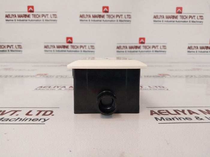 Berker 110/220 Vac Dual Voltage Shaver Socket