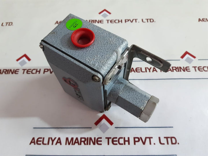 Beta C1-P508H-S1N-B1-K1 Pressure And Temperature Switch