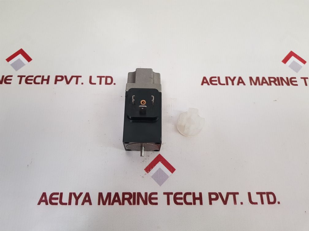 Bosch 0831 005 013 Solenoid Coil