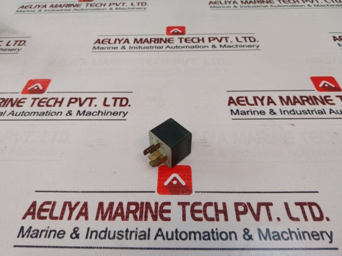 Bosch Volvo 0 332 209 214 Relay 24V