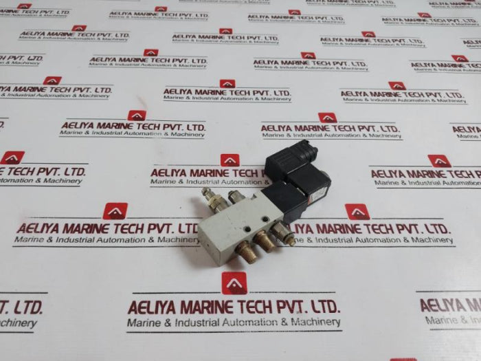 Camozzi 358-015 Solenoid Valve 358-015-02 50/60hz , 6.5 Va