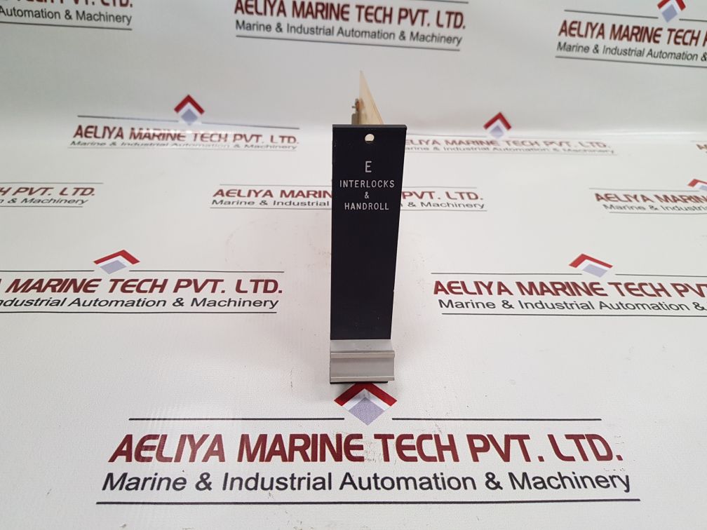 Card E Inter Locks & Handroll