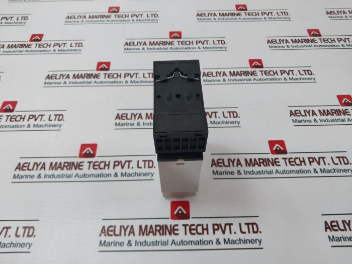 Carlo Gavazzi Pmb01Dm24 Multifunction Timer 24-240 Vac/Dc 50-60Hz With Base