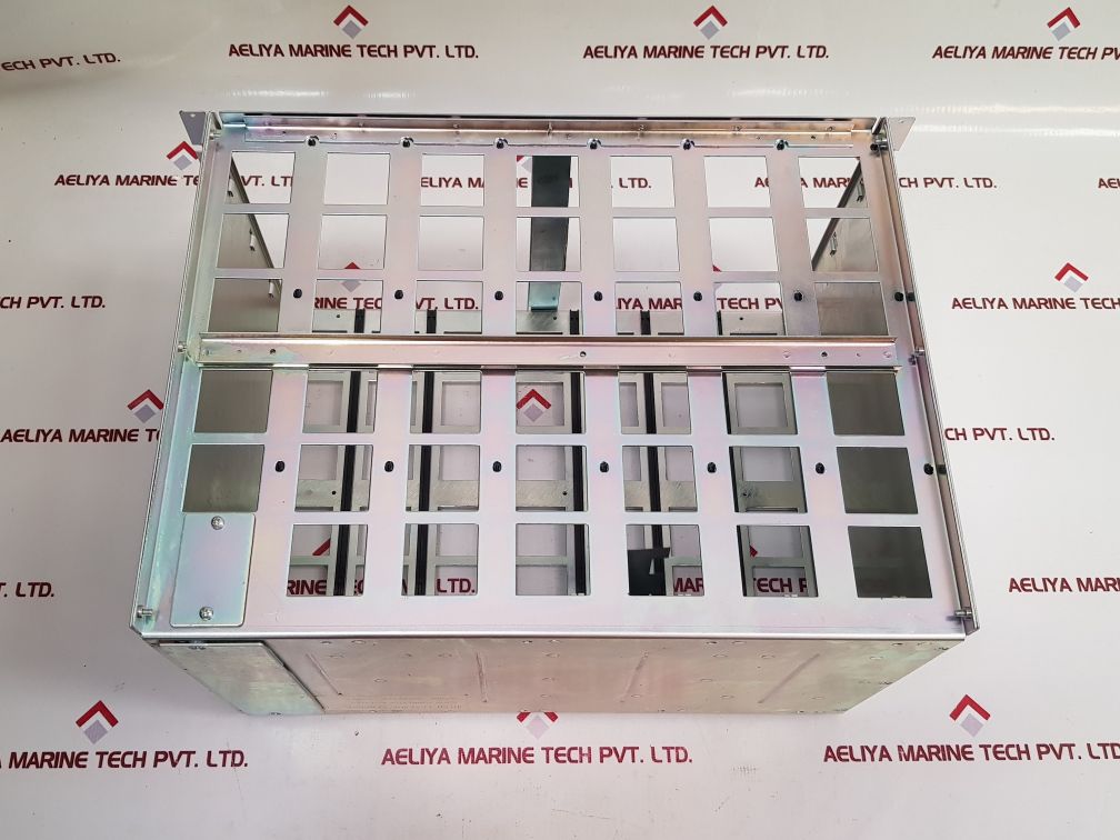 Cci Power Supplies llc 046821 6-Slot Power Supply Module