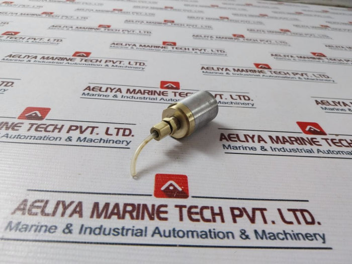 Clippard Cinti.O. W7 Toggle Valve