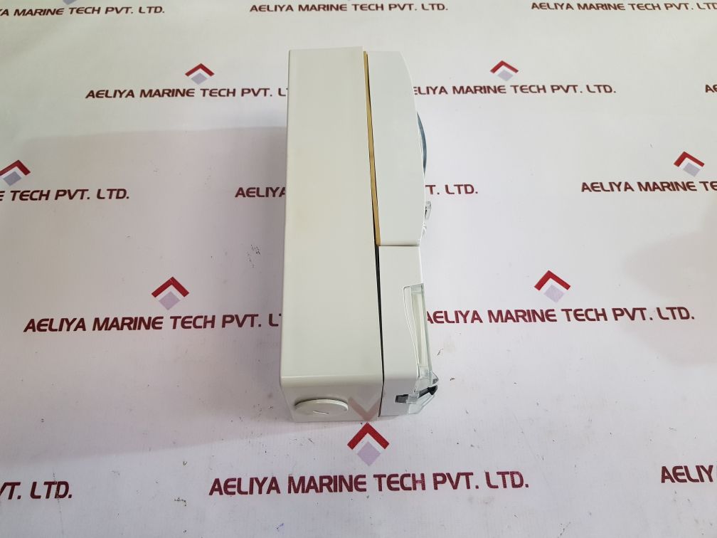 Schneider Electric Clipsal 56CB4 Trip Indicator With Switched Socket 56SO313