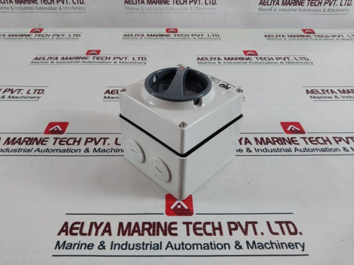 Clipsal 56SW220 2-Pole Mounting Enclosure IP66 20A 415V Single Gang