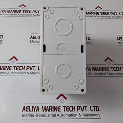 Clipsal 56Swh325 3-pole Enclosed Load Break Switch