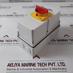 Clipsal 56Swh325 3-pole Enclosed Load Break Switch