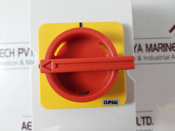 Clipsal 56Swh325 3-pole Enclosed Load Break Switch