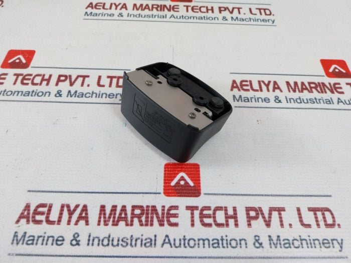 Icom Bc-173 Desktop Trickle Charger 13.8v Dc