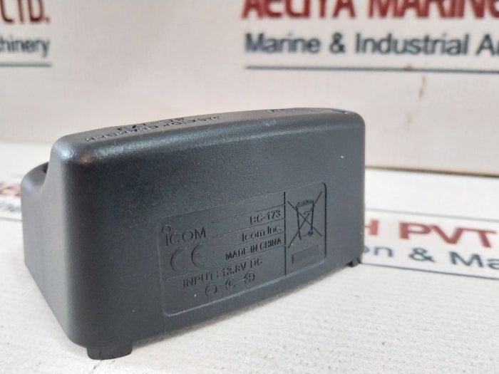 Icom Bc-173 Desktop Trickle Charger 13.8v Dc