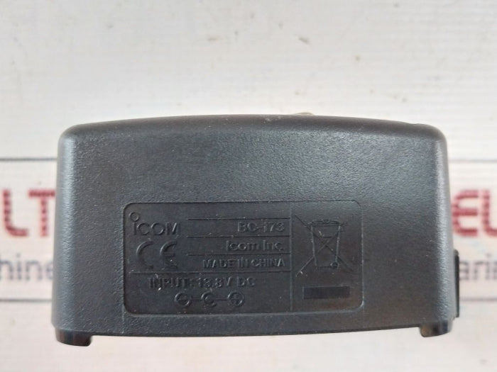 Icom Bc-173 Desktop Trickle Charger 13.8v Dc