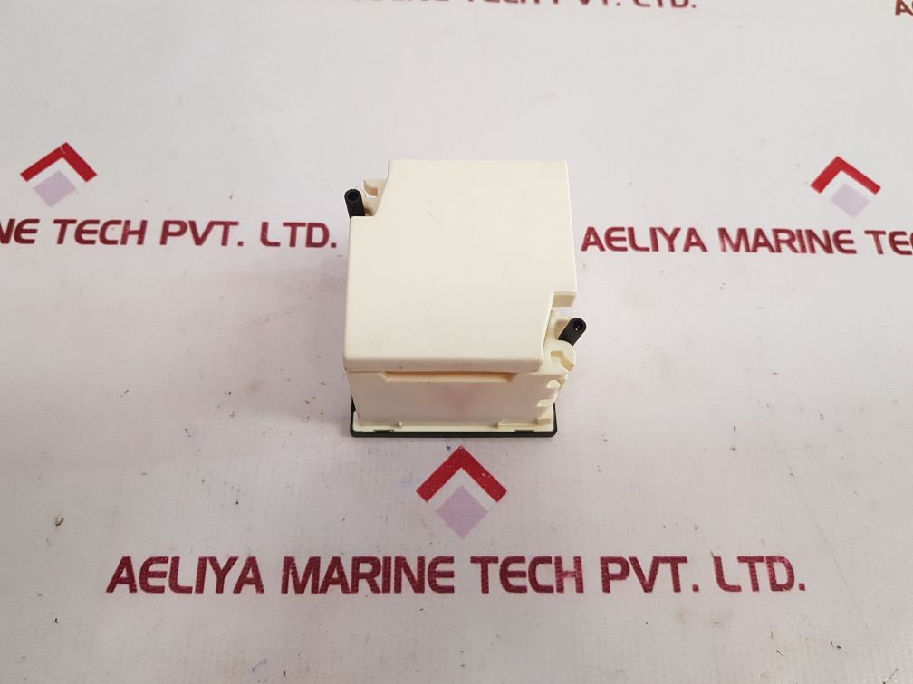 Crompton Instruments E243-01A-g-gz-**-wh-sr Ammeter