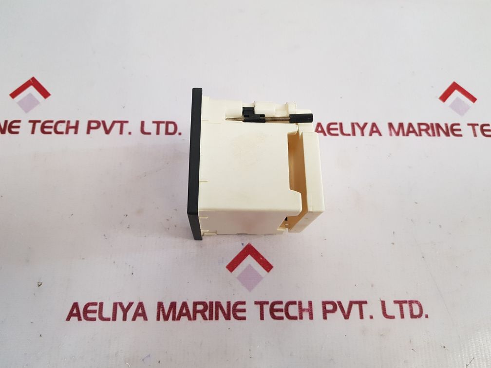 Crompton Instruments E243-01A-g-gz-**-wh-sr Ammeter