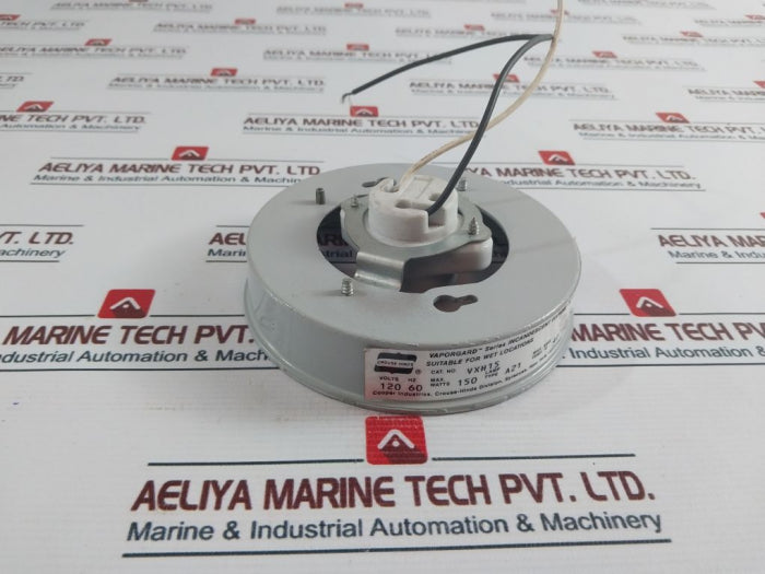 Crouse-hinds Vxh15 Lighting Fixture Enclosed 250V 660W