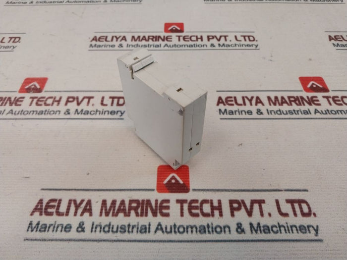 Crouzet M2A Timer Relay 88881100 24V 50-60Hz Ip40 8A/250V 1/3Hp 240Vac 0,05S-60H