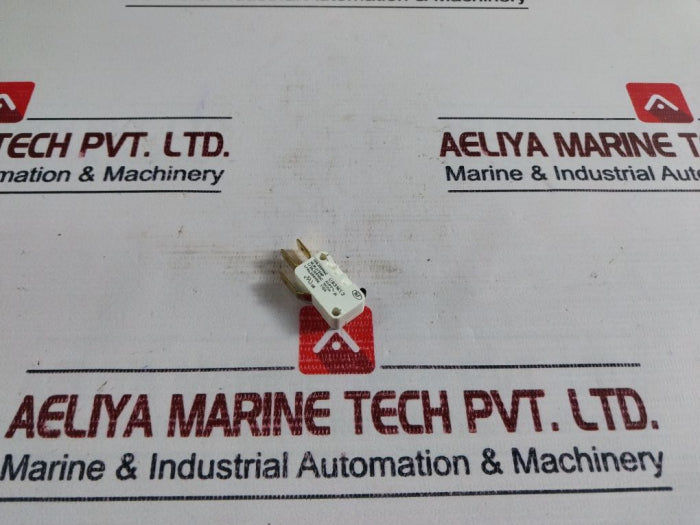 Crouzet U83161.3 Micro Limit Switch 250V/3A 1W