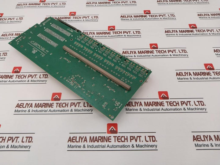 D-link Des-1024R+ Rev-e2 24 Fe Switch With One Slot