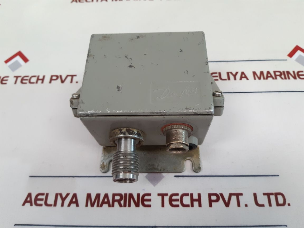 Danfoss Emp2 Pressure Transmitter 084G2106 0...4 Bar Used